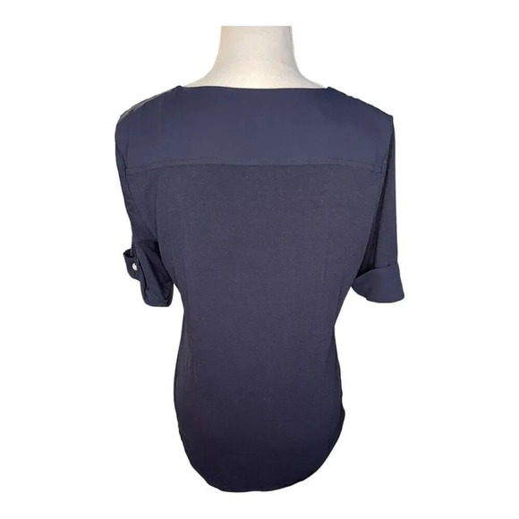 Carmen Marc Valvo Women’s Medium Navy Roll Tab Short Sleeved Button Down Top‎ - Picture 3 of 4